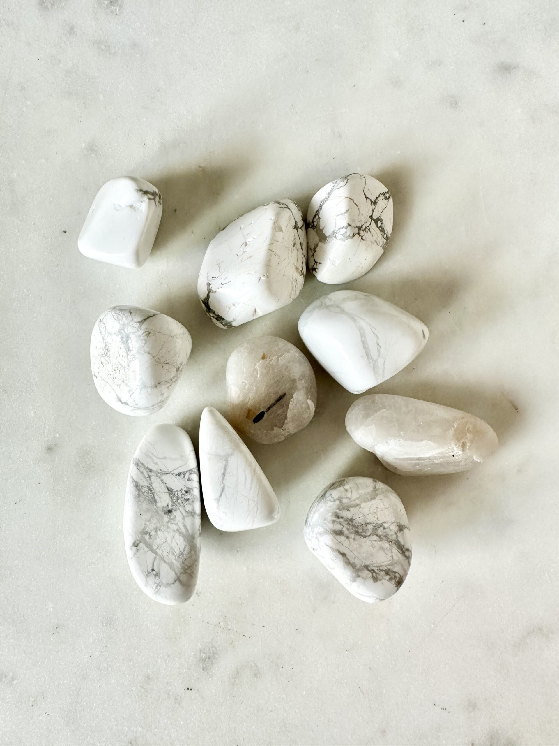 Tumble : Howlite