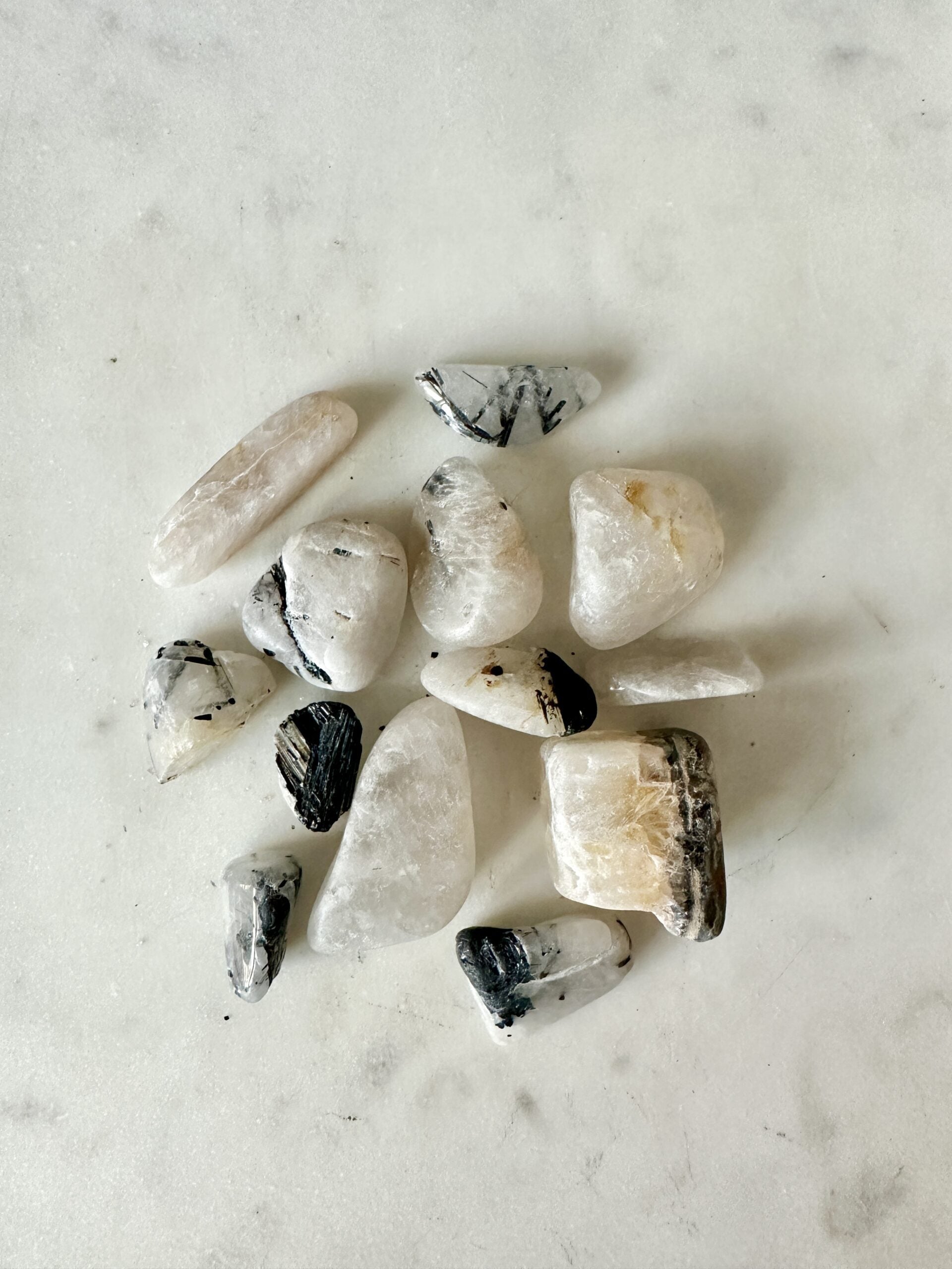 Tumble : Tourmalinated Quartz